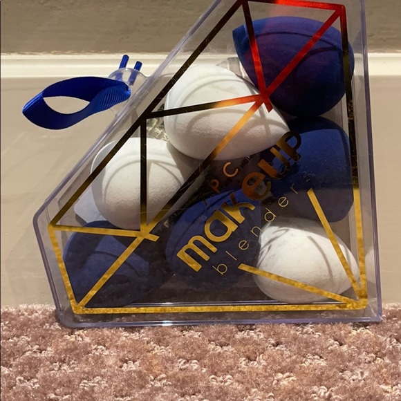 🎉 7 PIECE MAKEUP BLENDERS NWT - Picture 2 of 2